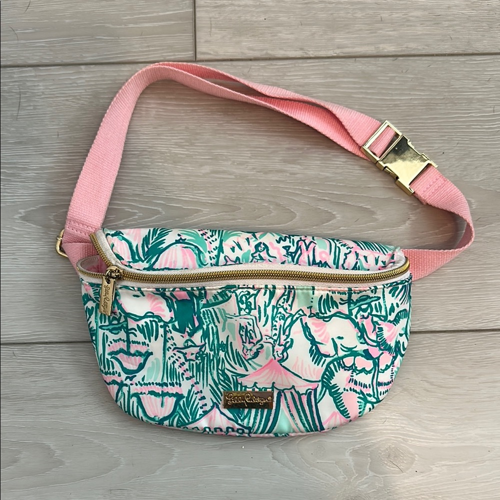 Lilly Pulitzer GWP Belt Bag Colorful Camouflage in Bright Agate Green